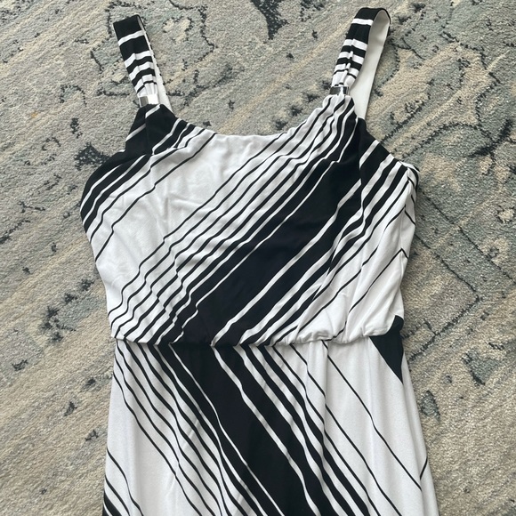 🥰 EUC WHBM Striped Maxi Dress - Picture 3 of 8